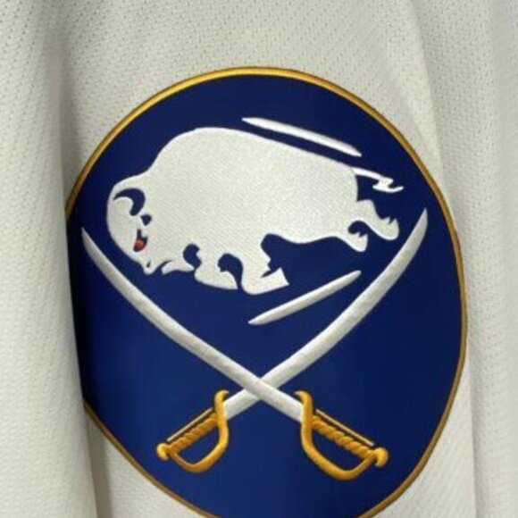 Gilbert Perreault Buffalo Sabres CCM Autographed Jersey with CSI CoA - Picture 11 of 14